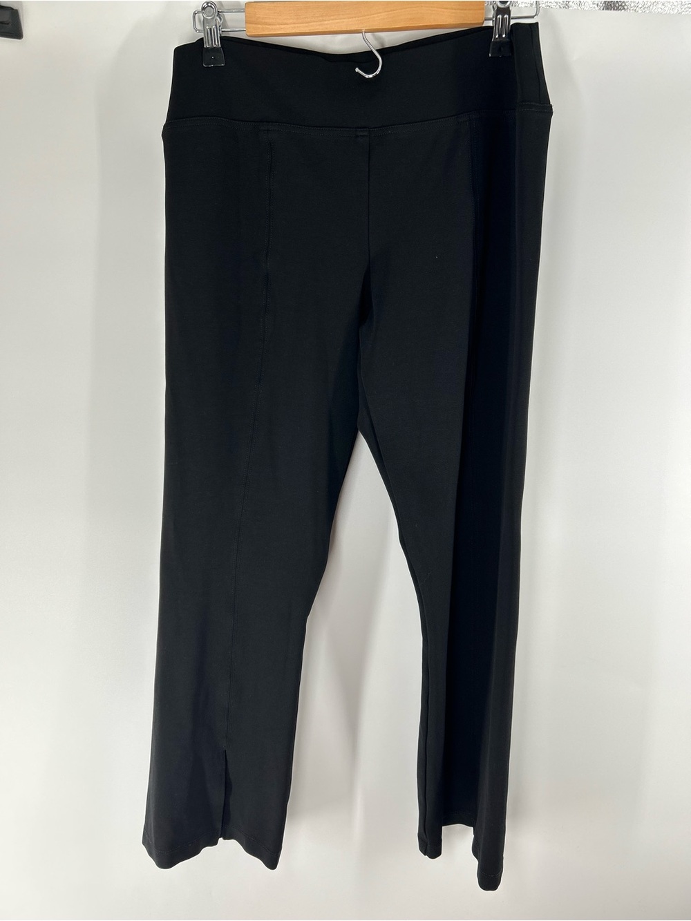 Trina Turk Black Pull-On Stretchy Jogger Pants